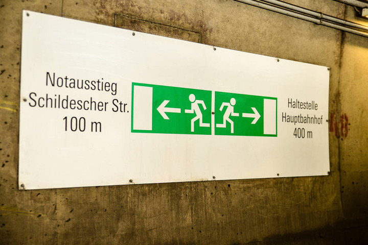 Mittlerweile konnte der Tunnel geräumt werden.