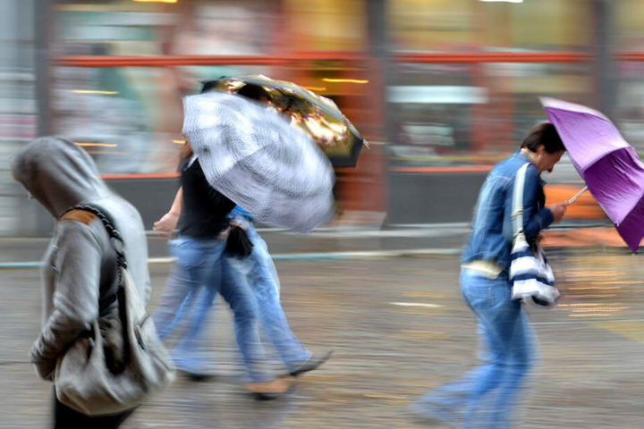 Unbedingt dabei haben: Den Regenschirm!