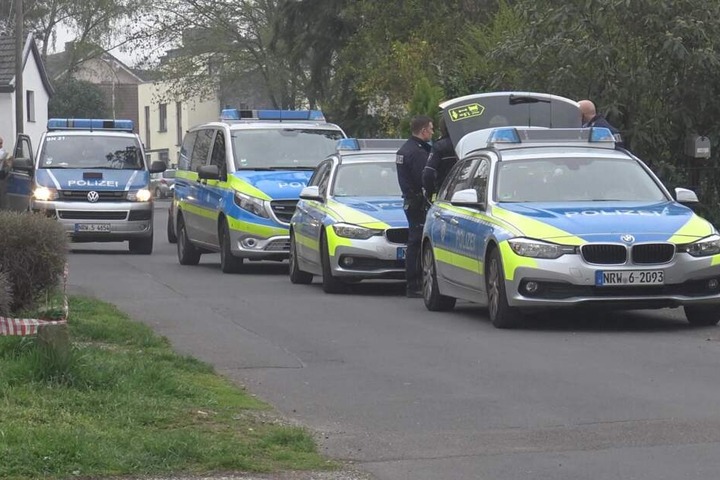 Die Polizei war mit einem Großaufgebot vor Ort in Bonn.