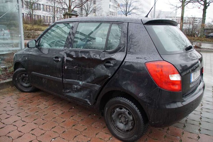 Auch dieses Auto hat es erwischt.