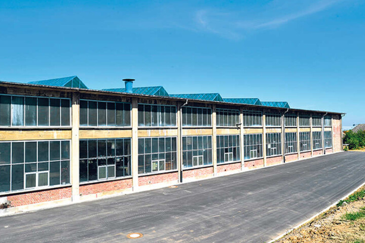 Die Halle des ehemaligen „Kraftverkehrs“ wird derzeit umgebaut. Bereits im
November soll die Eröffnung sein.