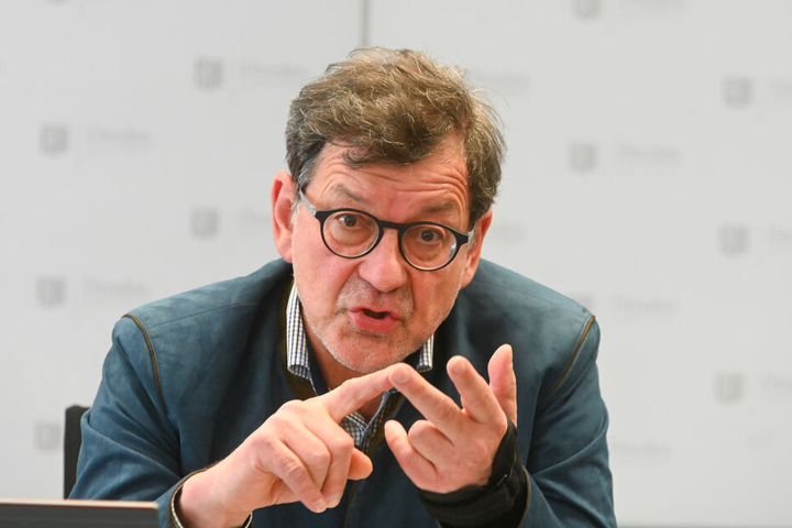 Amtsleiter Reinhard Koettnitz (63) setzt trotz aller Maßnahmen auf Verkehrskontrollen.
