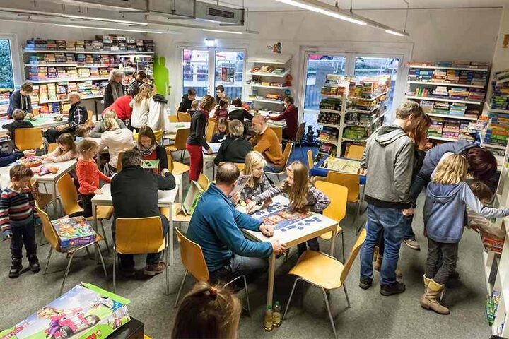 Knapp 100 Besucher zog es zum Internationalen Kartenspieltag in das "Deutsche Spielemuseum".