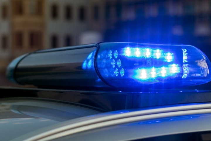 Die Polizei geht davon aus, dass der Tote einem Gewaltverbrechen zum Opfer fiel. (Symbolbild)
