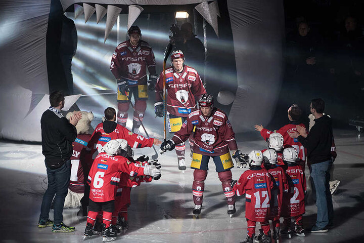 Die Eisbären Berlin hoffen auf lautstarke Unterstützung der Fans.