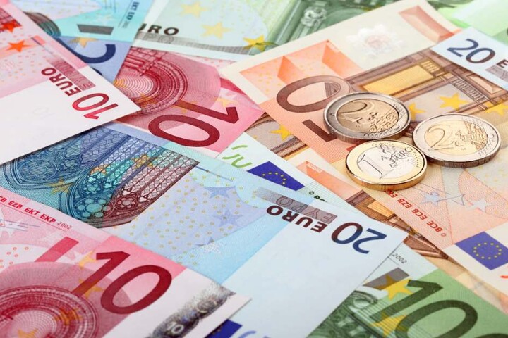 Zudem muss der Arzt Zinsen in Höhe von 180.000 Euro zahlen. (Symbolbild)