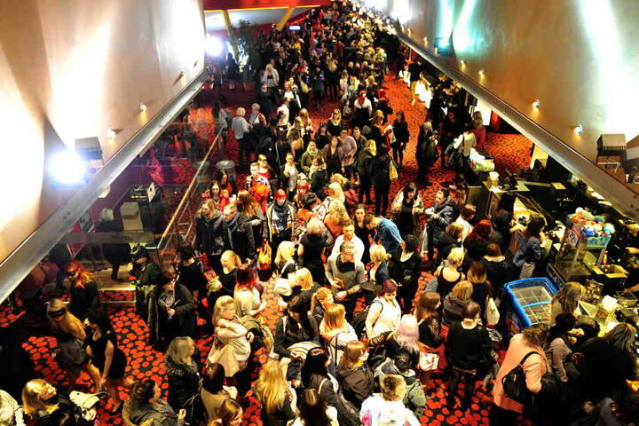 1600 heiße Mädels (und ein paar Männer) stürmten die Ladysnight im Kino.