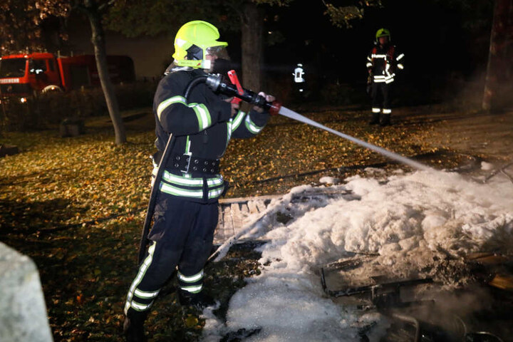 Die Einsatzkräfte hatten alle Hände voll zu tun, um die Brände zu löschen.