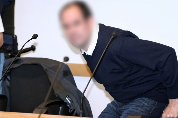 Der angeklagte Kinderarzt hat die Taten vor Gericht bereits eingeräumt. (Archivbild)