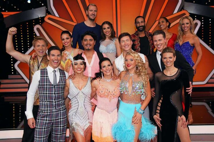 Diese acht Paare sind in der nächsten Sendung am 10.05.2019 wieder dabei (Auf dem Foto fehlt der verletzte Benjamin Piwko).