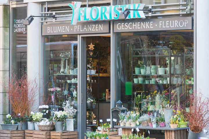 Der Blumenladen in der SchillerGalerie ist eines von drei Geschäften, in
denen Henrik Laubner sein Handwerk betreibt.
