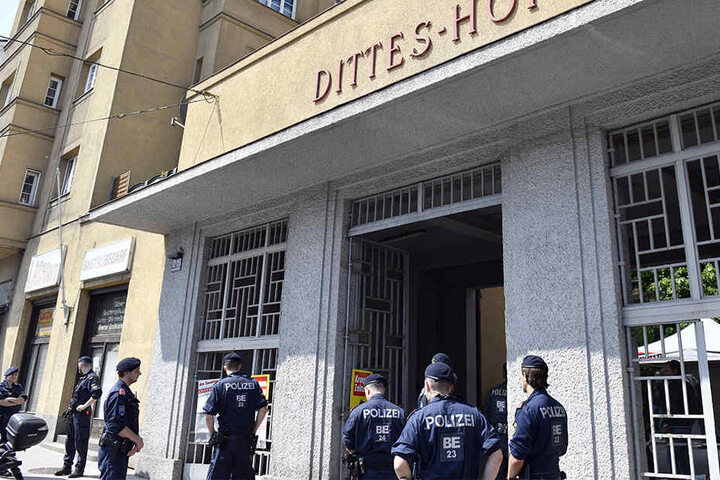 In dieser Wohnanlage in Wien kam es zu der Bluttat, wegen der sich ein 16-jähriger Teenager nun verantworten muss.