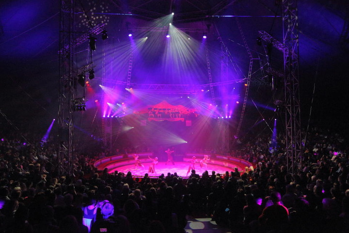 Mega-Premiere beim Weihnachts-Circus.