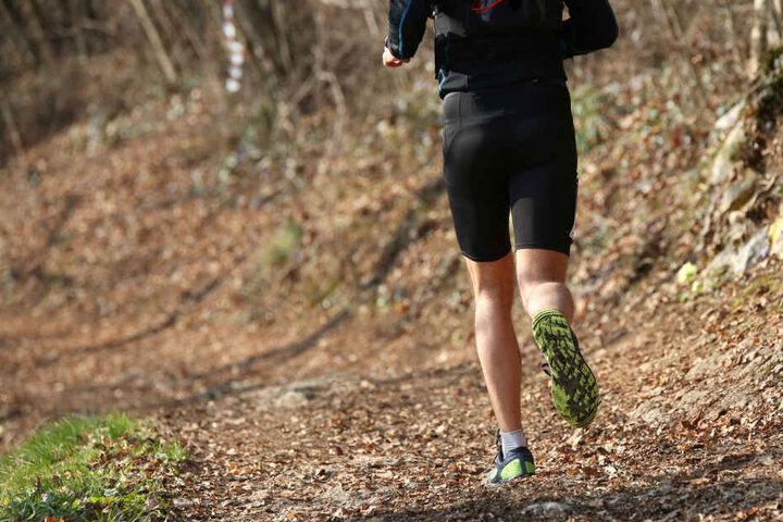 Gegen den Jogger wird nun ermittelt. (Symbolbild)