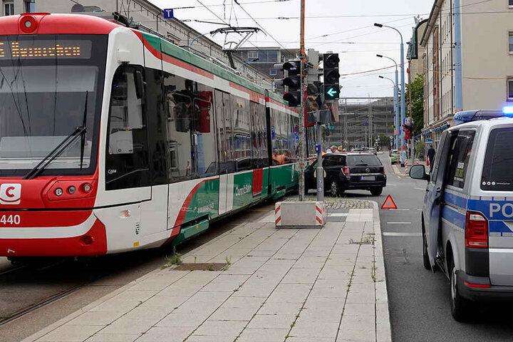 Nachfolgende Straßenbahnen konnten die Zentralhaltestelle nicht anfahren.