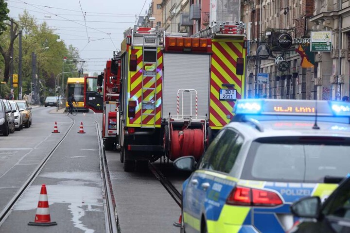 Offenbar hatten Einrichtungsgegenstände Feuer gefangen.