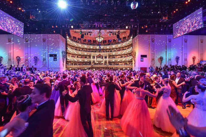 Beim SemperOpernball tanzen zu dürfen, ist für viele eine große Ehre.