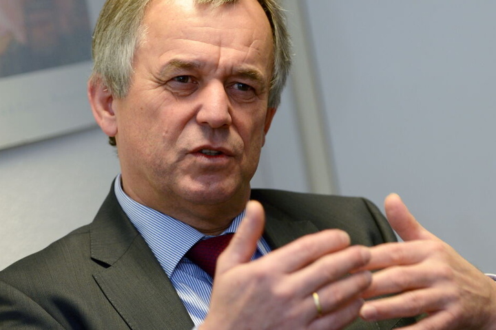 Frankfurts Polizeipräsident Gerhard Bereswill hat die Ermittlungen zur Chefsache erklärt.