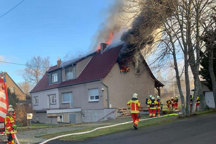 Wahrscheinlich ist das Feuer durch brennendes Öl entstanden.