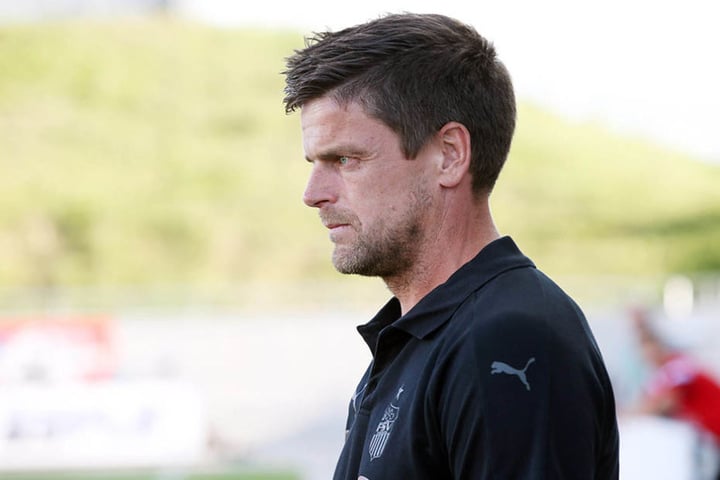 Auch FSV-Trainer Torsten Ziegner guckte die meiste Zeit ernst drein.