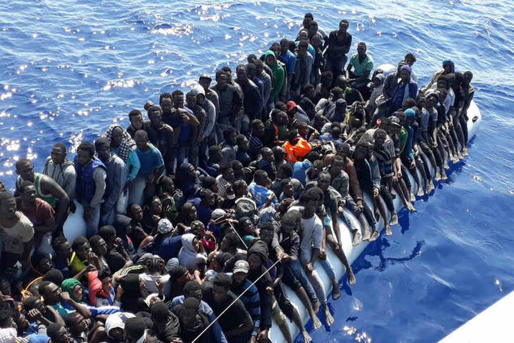 Afrikanische Migranten vor der Küste Libyens.