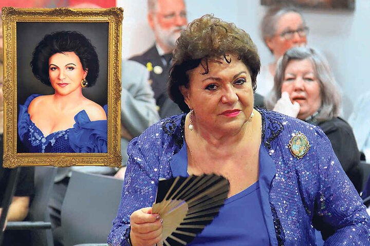 Prinzessin Theophana (67) reiste aus Berlin an, um sich in der„Fürstenstraße“ zu bewundern.