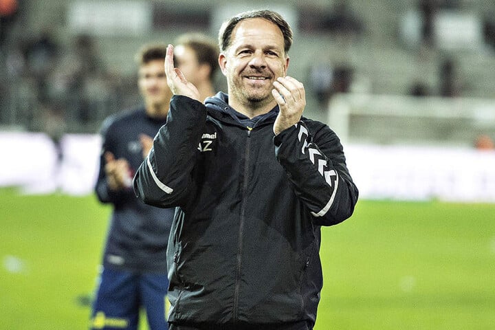 Trainer bei Bröndby ist Alexander Zorniger. Er führte den Verein jüngst zum Pokalsieg.