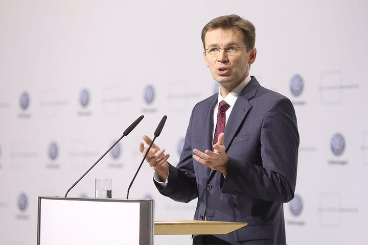 Frank Welsch (52), VW-Vorstand für den Bereich Entwicklung: "Hier brechen Volkswagen, Dresden und Sachsen gemeinsam in die Zukunft der Mobilität auf."