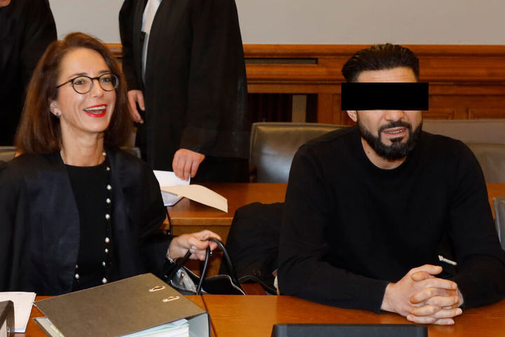 Er soll die Opfer in den Hinterhalt gelockt haben: Taner A. (42), hier mit seiner Anwältin Dr. Ines Kilian (51).