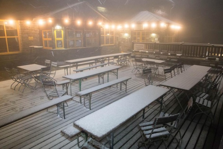 Auch auf dem Fichtelberg gab es Neuschnee.