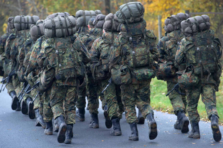 Laut Spiegel Online sollen bei einem Marsch mehrere Soldaten zusammengebrochen sein. (Symbolbild)