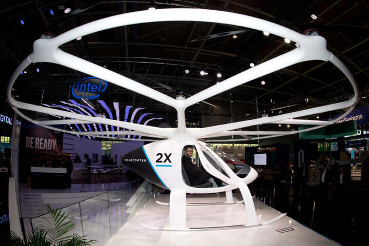 Die Passagier-Drohne Volocopter 2x am Stand von Intel auf der Digitalisierungsmesse Cebit 2018.