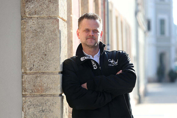 Sauer auf die Stadt: Elternsprecher Sascha Reichenbach (39).