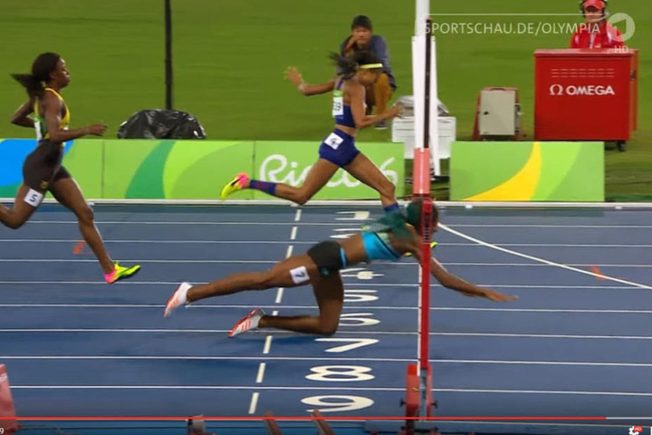 Mit diesem Sprung gewann Miller das 400-Meter-Finale.