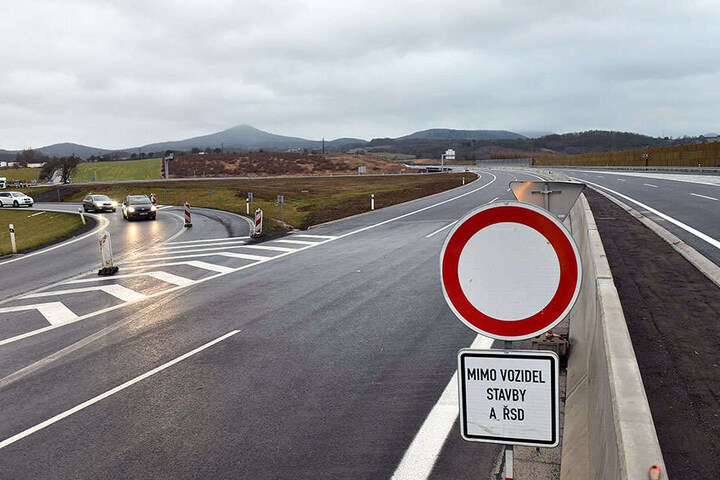 Am Samstag gibt Staatspräsident Milos Zemann nach neun Jahren Bauzeit das Autobahnteilstück frei.