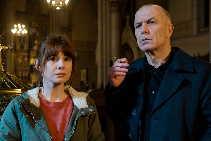 Die Kommissare Sabine Nemez (Josefine Preuß) und Maarten S. Sneijder (Raymond Thiry) ermitteln in der Mordserie.