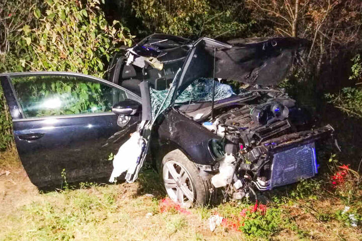 Der Wagen war nach dem Unfall nur noch ein Wrack.