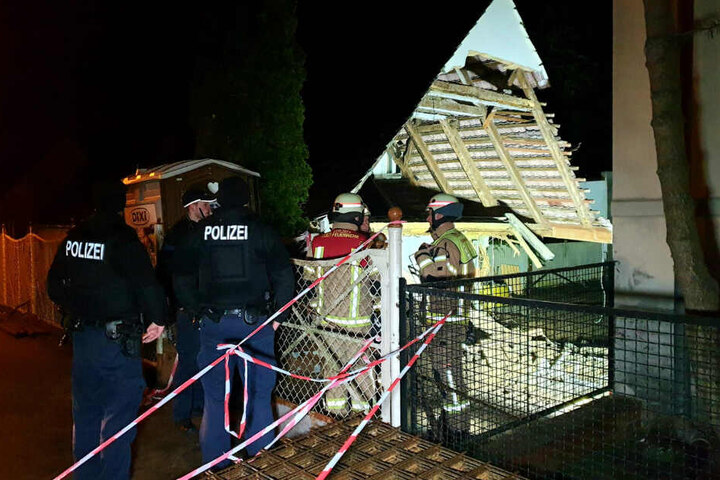 Polizei und Feuerwehr sind vor Ort.