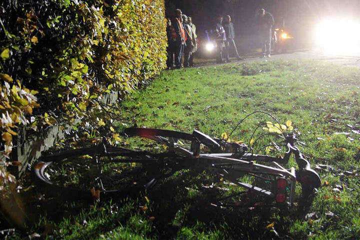 Mit diesem Fahrrad war der Mann unterwegs, der noch am Unfallort verstorben ist.