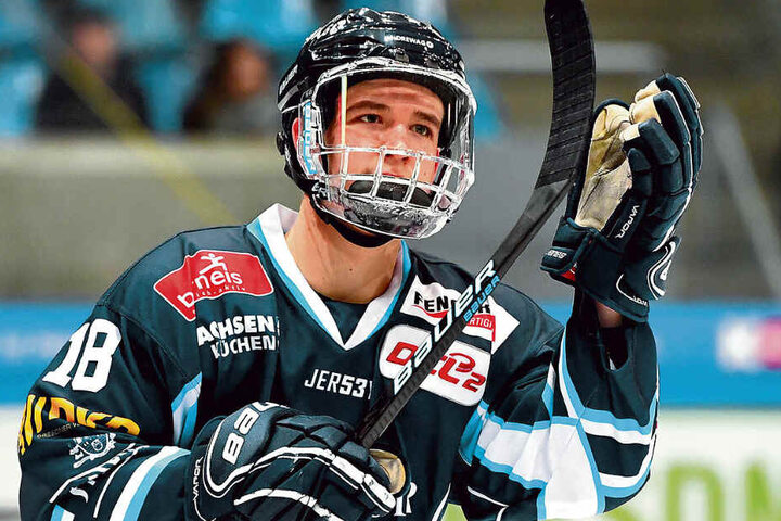 Seit seinem "Crash" spielt Timo Walther mit einem Helm mit Vollvisier.