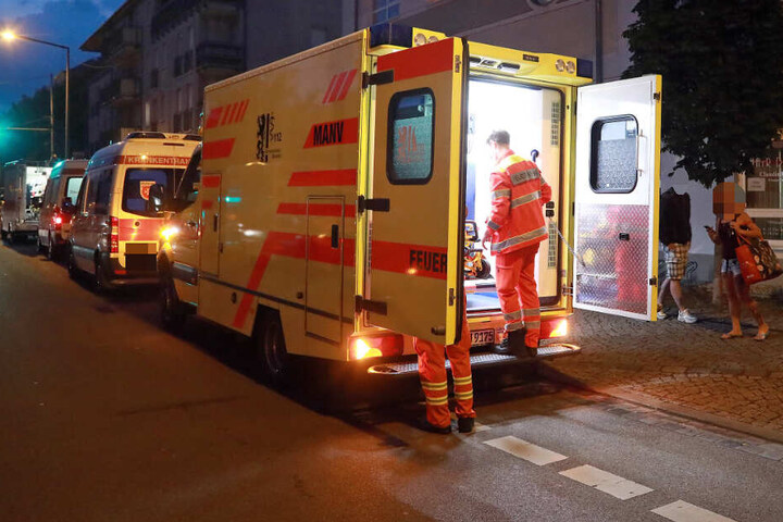 Während der Angegriffene in Leipzig "nur" leicht verletzt wurde, musste dem 26-Jährigen in Grimma der gebrochene Kiefer operiert werden. (Symbolbild)