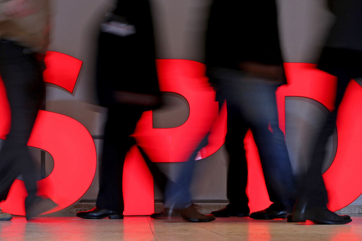 Die SPD steckt in einer Krise und sucht eine neue starke Führung.