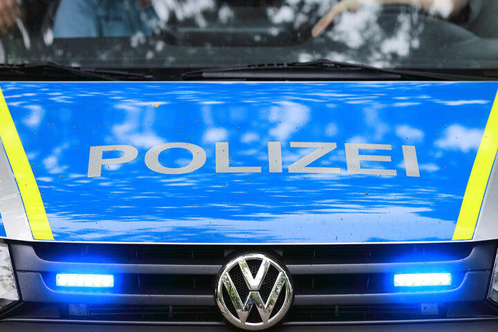 Hinweise nimmt die Dresdner Polizeidirektion entgegen.