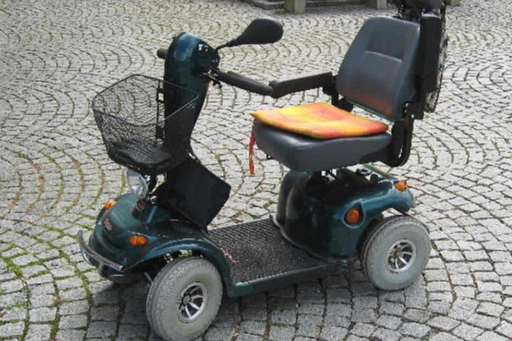 Mit einem solchen Seniorenmobil war der 57-jährige Mann viel zu schnell unterwegs. (Symbolbild)