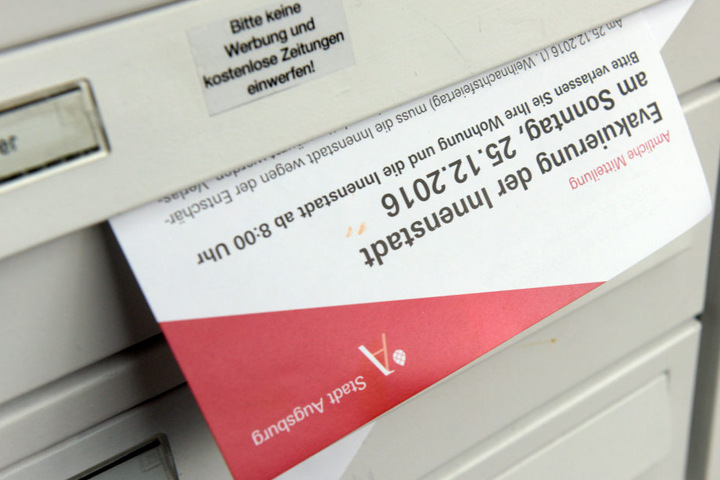 Dieser Zettel mit der Evakuierungsaufforderung steckte in Tausenden Briefkästen.