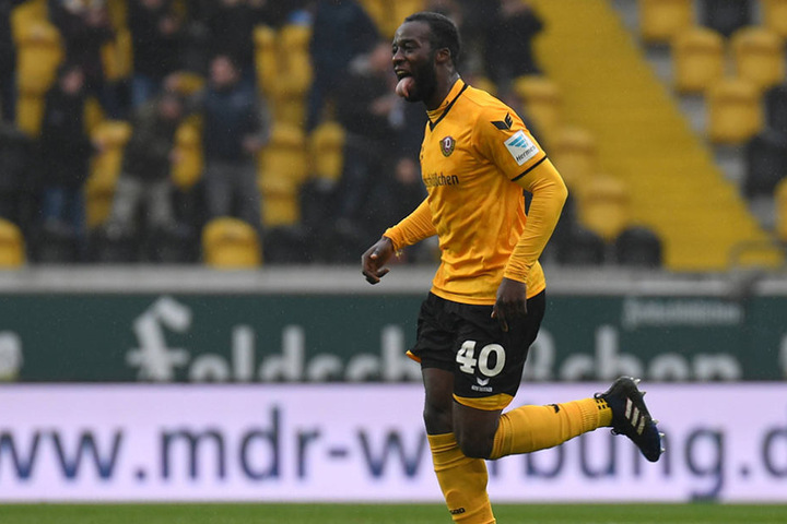 Ball rein, Zunge raus: So feierte Erich Berko seinen ersten Treffer für Dynamo im eigenen Stadion.