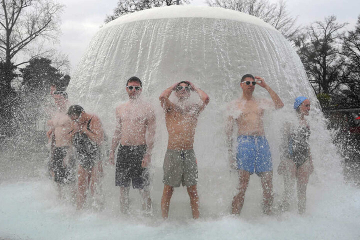 Noch bis zum 1. Advent hat das Freibad offen.
