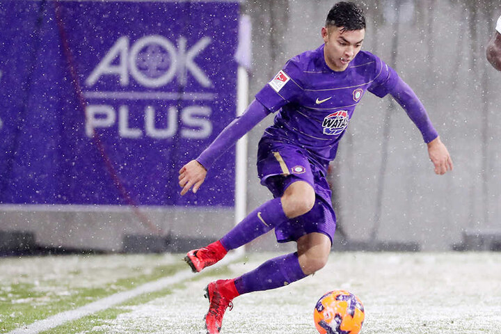 Lief bei seinem Startelf-Debüt gegen Darmstadt 11,39 Kilometer - so viel wie kein anderer Spieler : John-Patrick Strauß.