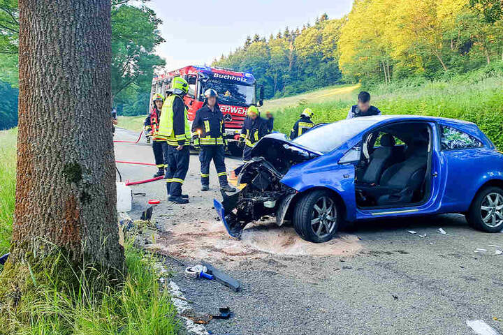 Die Fahrerin wurde schwer verletzt.