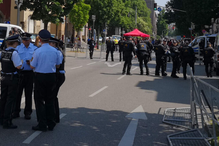 Vor den Demonstrationen: Die Polizei bereitet sich vor.